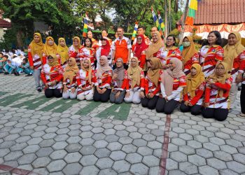 Kasudin pendidikan wilayah 2 bersama MKKS, SMP SMA Mengadakan Senam Bareng menuju Kota Sehat