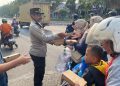 Polsek Tambora Bagikan 100 Paket Nasi Kotak kepada Warga