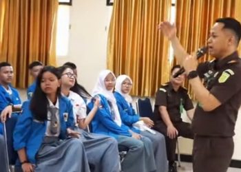 Kejari Jakpus Kenalkan Hukum Kepada Siswa SMKN  34 Jakarta Lewat Program JMS
