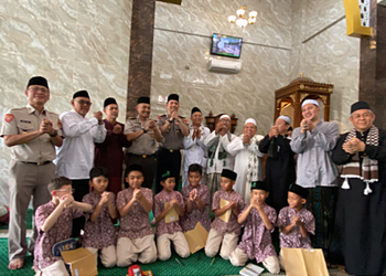 Safari Jumat di Kedoya Utara, Wakapolres Jakbar Ajak Masyarakat Bersama Jaga Keamanan dan Kerukunan