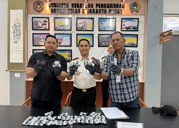 PETUGAS RUTAN JAKARTA PUSAT GAGALKAN UPAYA PENYELUNDUPAN BARANG TERLARANG DIDUGA ETOMIDATE